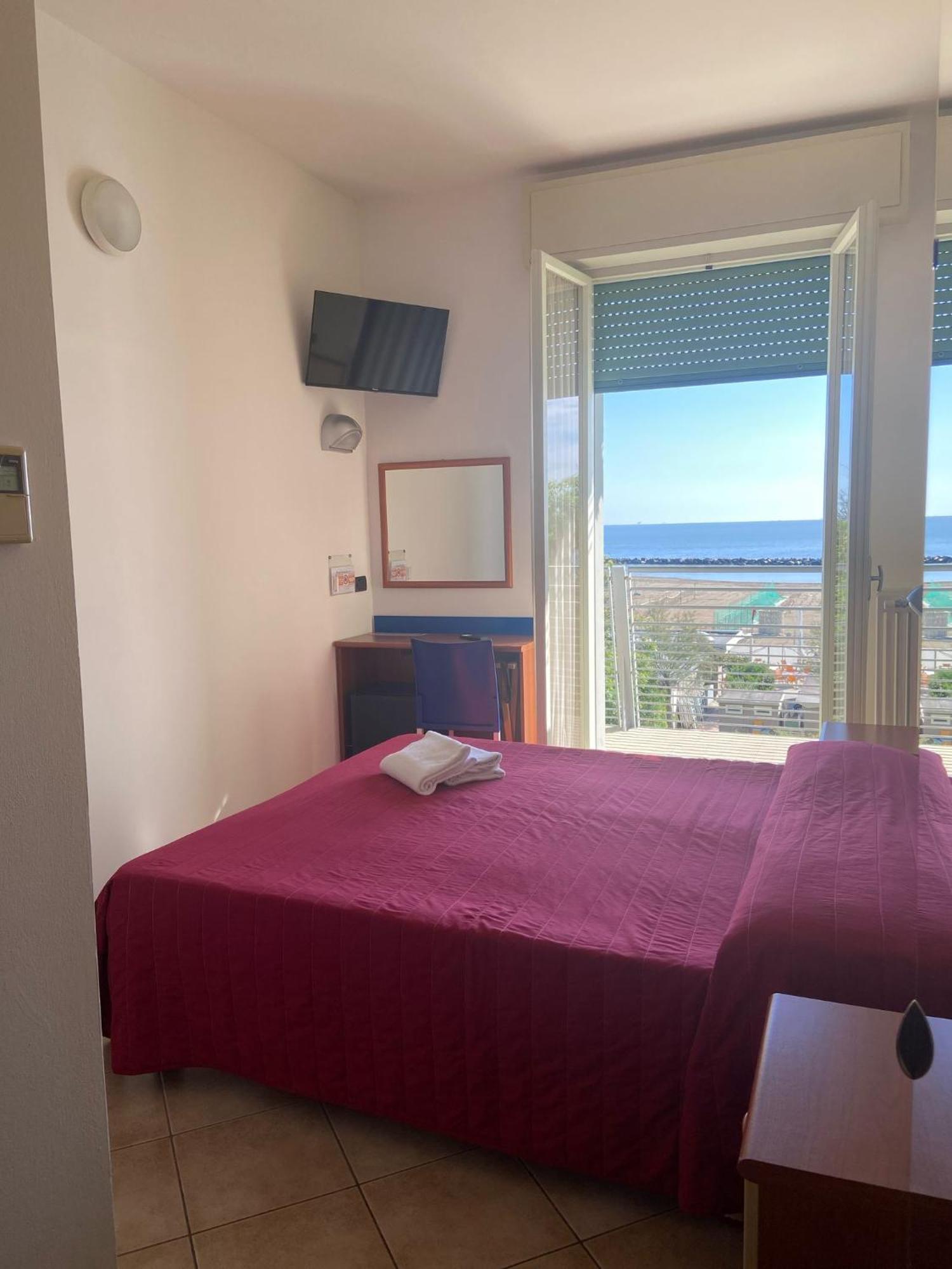 Hotel Brasilia Lido di Classe Exterior photo