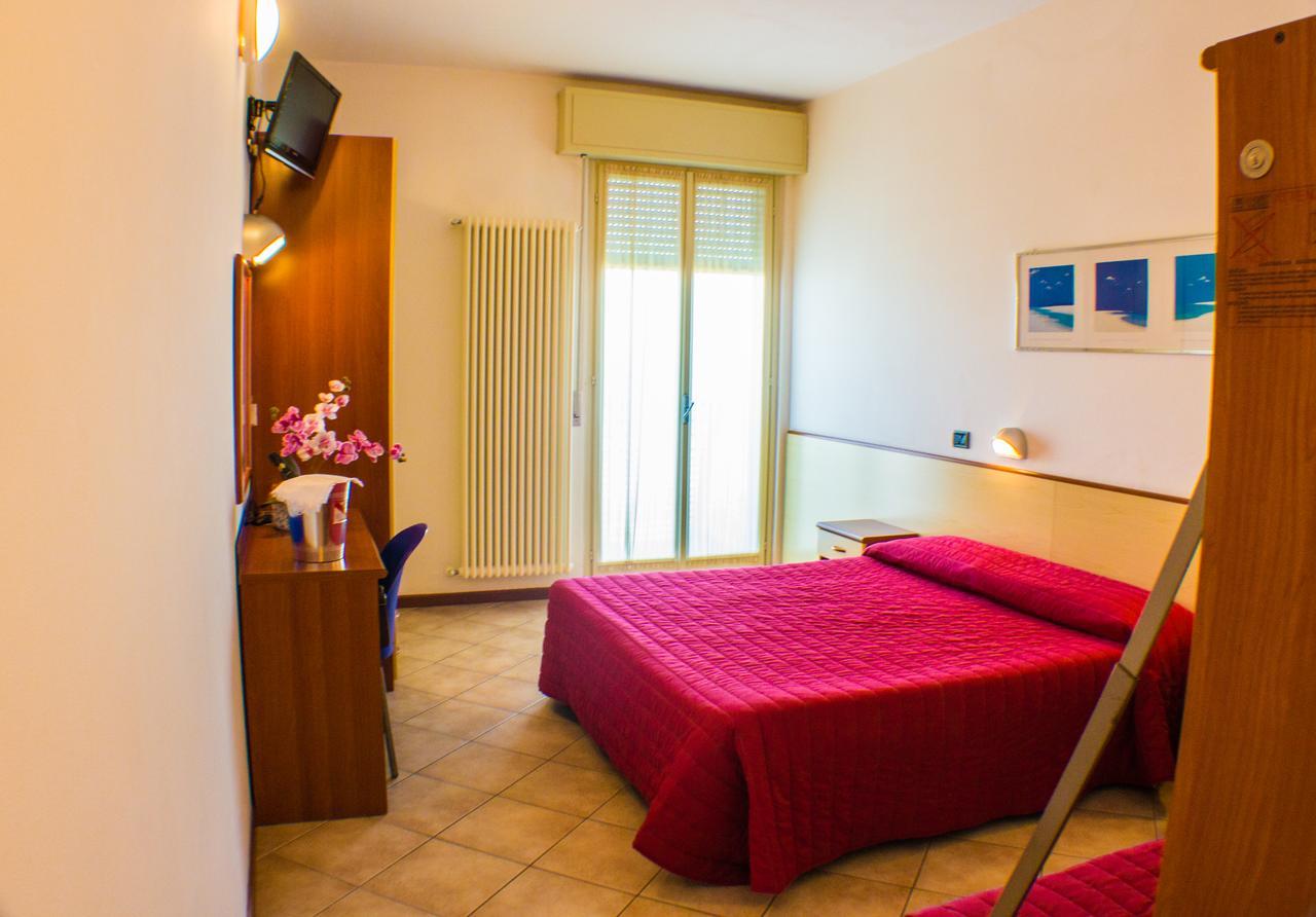 Hotel Brasilia Lido di Classe Exterior photo